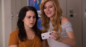 THE DUFF - 2015 FILM STILL - Mae Whitman and Bella Thorne - Photo Credit: Guy D Alema  
Lionsgate and CBS Films. © 2014 Granville Pictures Inc. All Rights Reserved.